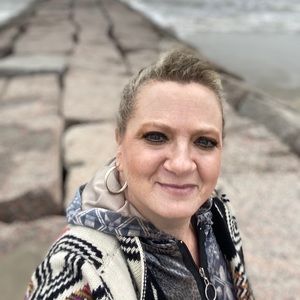 Meet your Posher, Faye